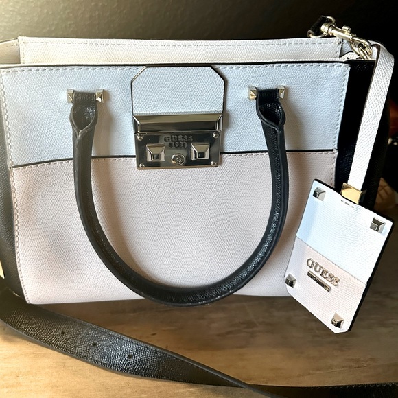 Guess handbag - Picture 1 of 2